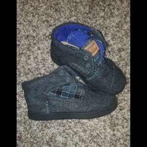 Toddler Tom's booties botas 7 boys boot shoes